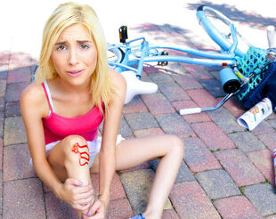 Piper Perri & Sean Lawless in Bike Accident -
